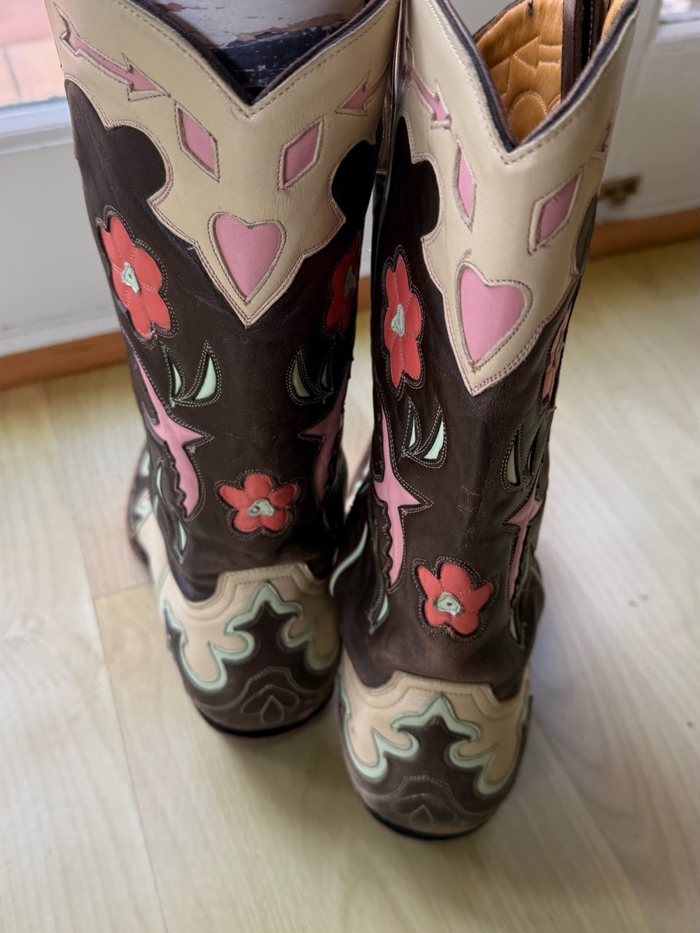 Old Gringo Cream, Brown and Pink Floral Appliqué Western Boots - Picture 4 of 6